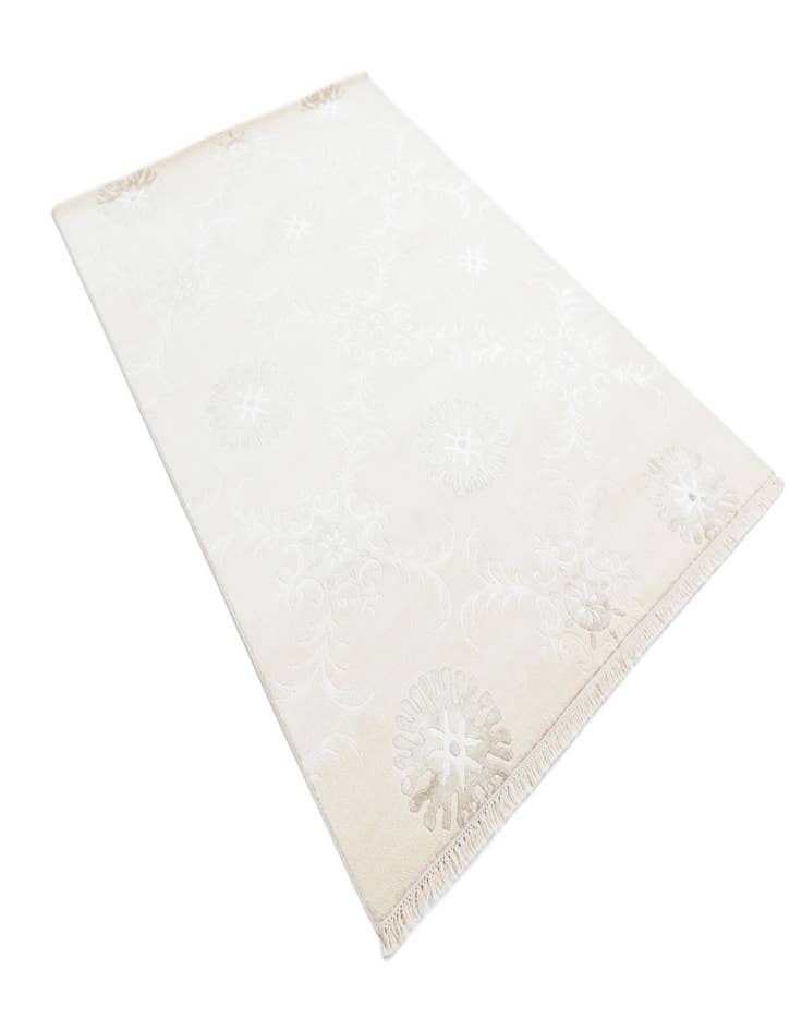 Detail image of  5' 6 x 8'  Hand Knotted Darya Wool Rug