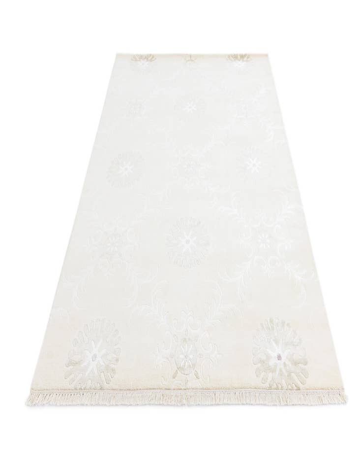 Detail image of  5' 6 x 8'  Hand Knotted Darya Wool Rug