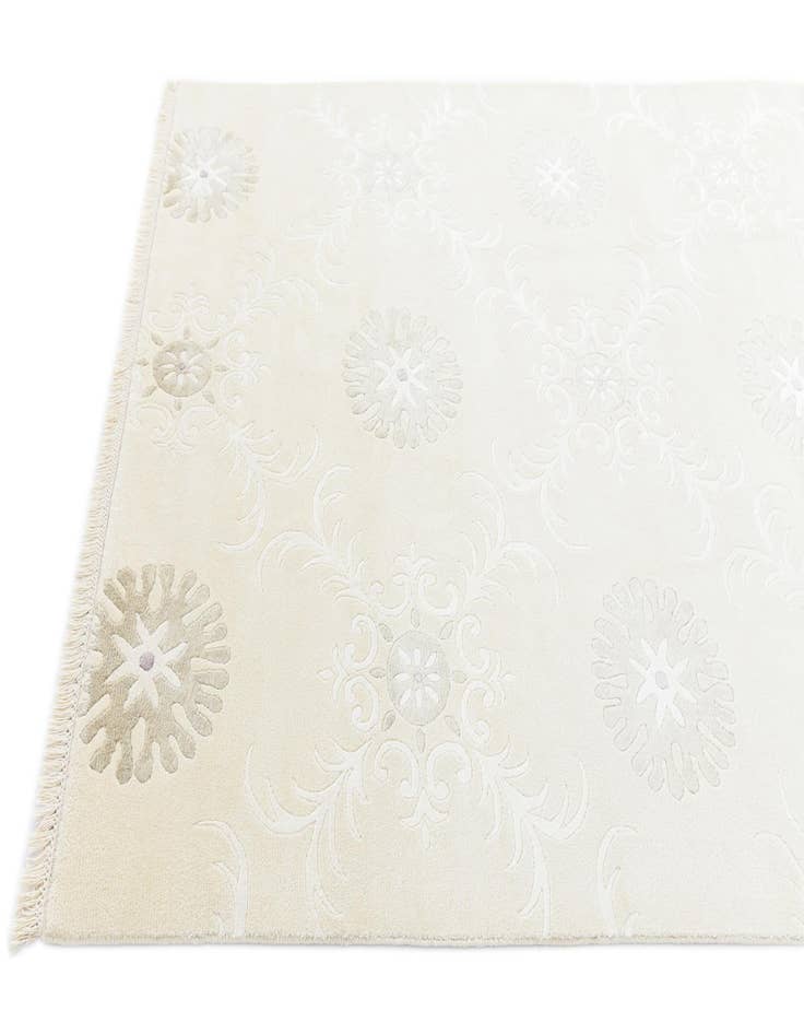 Detail image of  5' 6 x 8'  Hand Knotted Darya Wool Rug