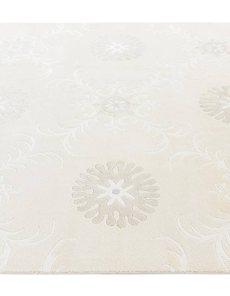 Detail image of  5' 6 x 8'  Hand Knotted Darya Wool Rug