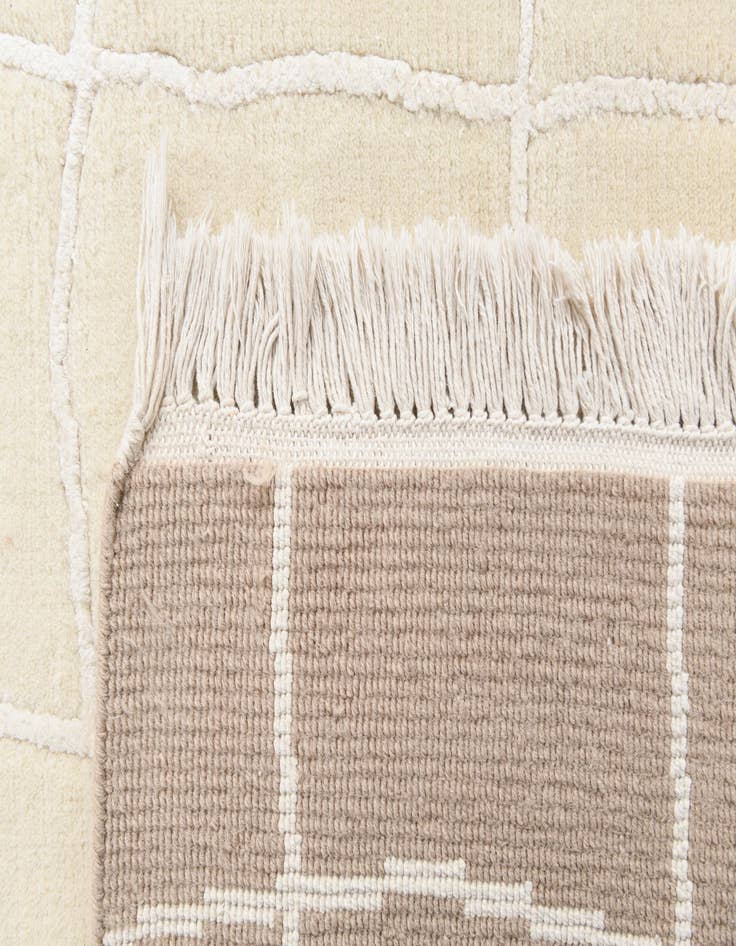 Detail image of  5' 5 x 7' 10  Hand Knotted Darya Rug