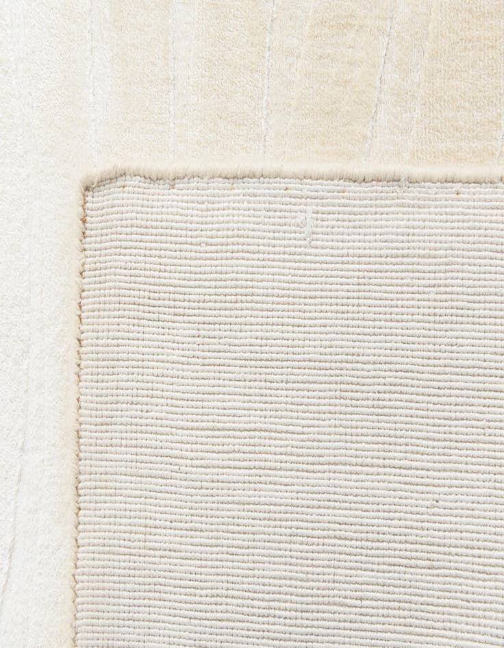 Detail image of  5' 7 x 7' 9  Hand Knotted Darya Wool Rug