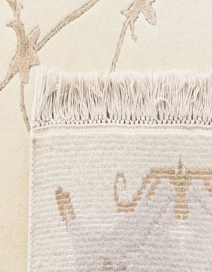 Detail image of  5' 7 x 7' 11  Hand Knotted Darya Rug