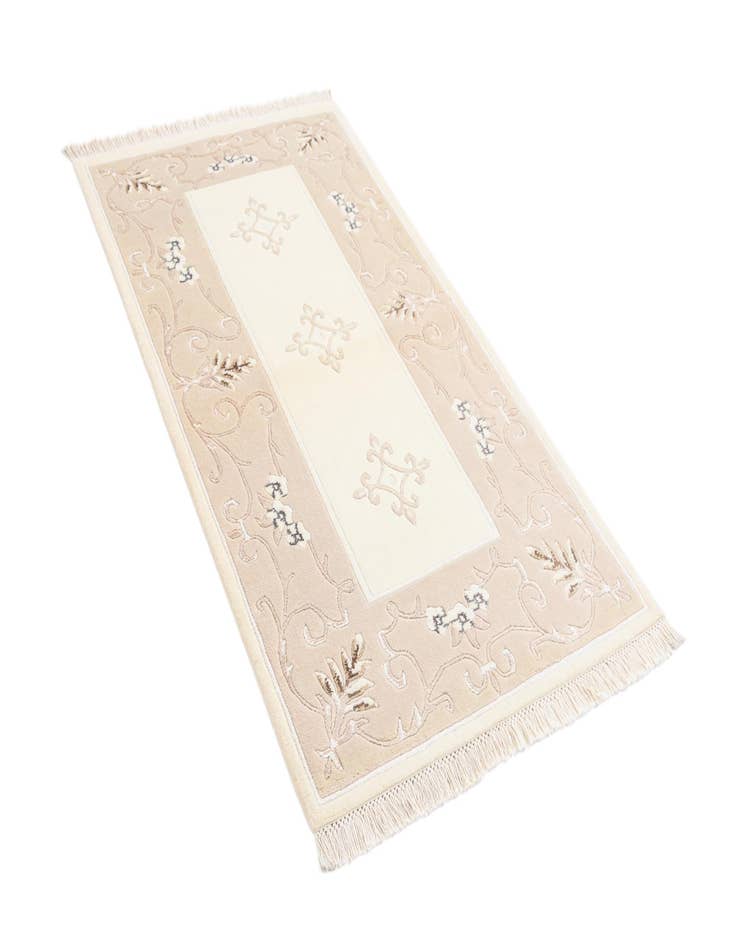 Detail image of  2' 8 x 4' 10  Hand Knotted Darya Rug