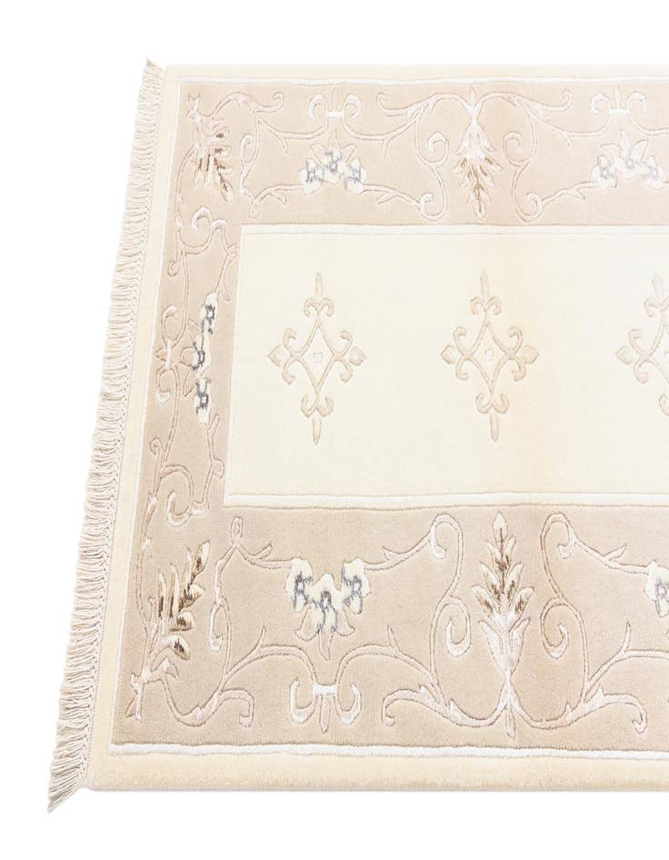 Detail image of  2' 8 x 4' 10  Hand Knotted Darya Rug