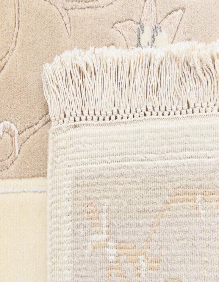 Detail image of  2' 8 x 4' 10  Hand Knotted Darya Rug