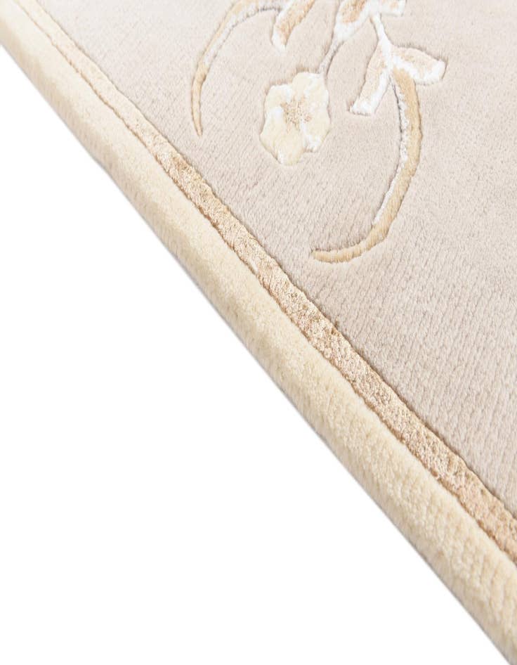 Detail image of  2' 9 x 5'  Hand Knotted Darya Rug