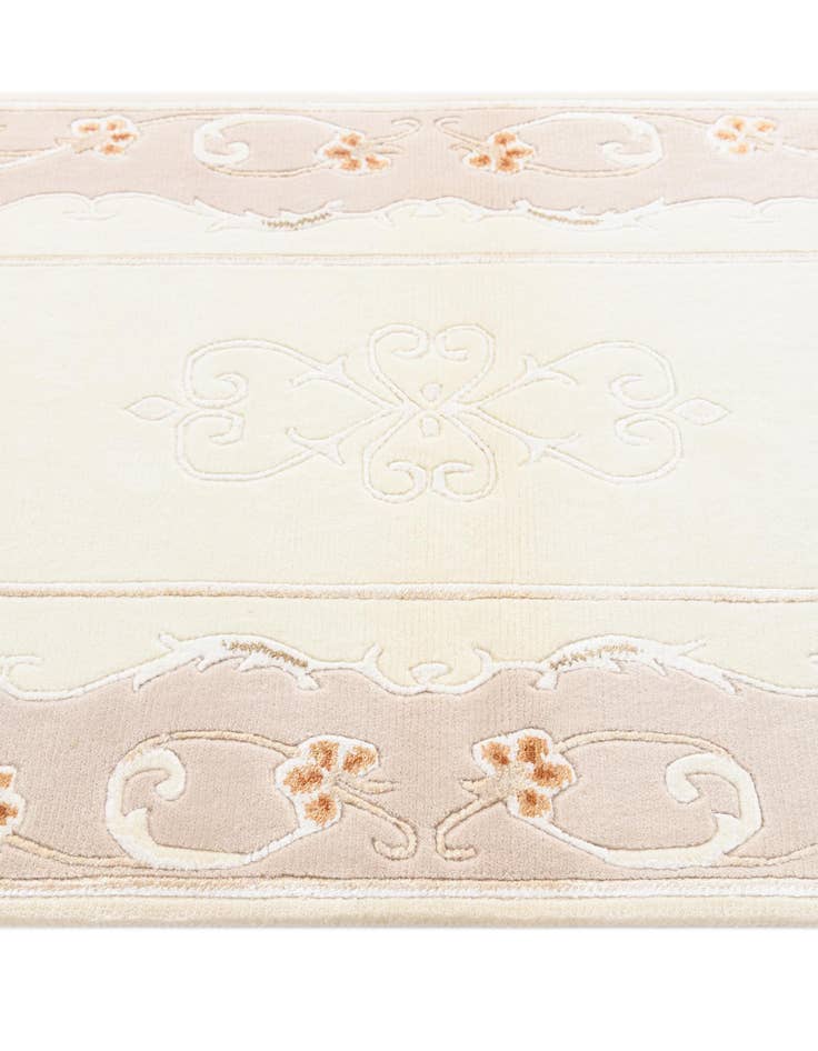 Detail image of  2' 9 x 4' 11  Hand Knotted Darya Wool Rug