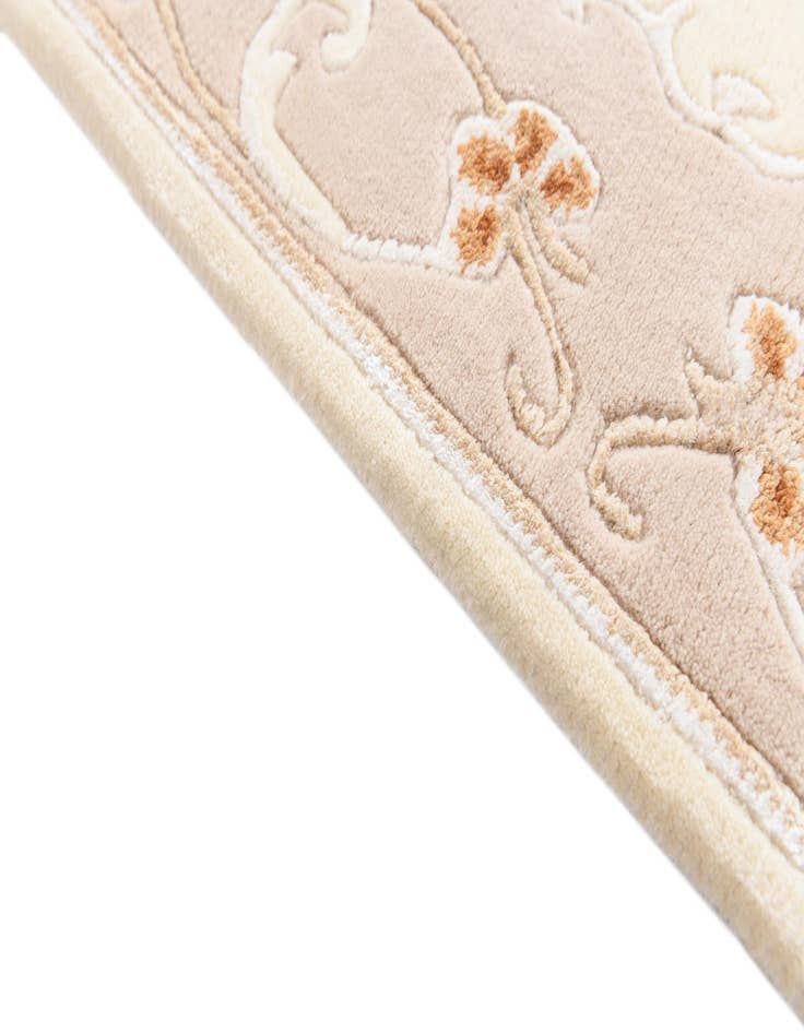 Detail image of  2' 9 x 4' 11  Hand Knotted Darya Wool Rug