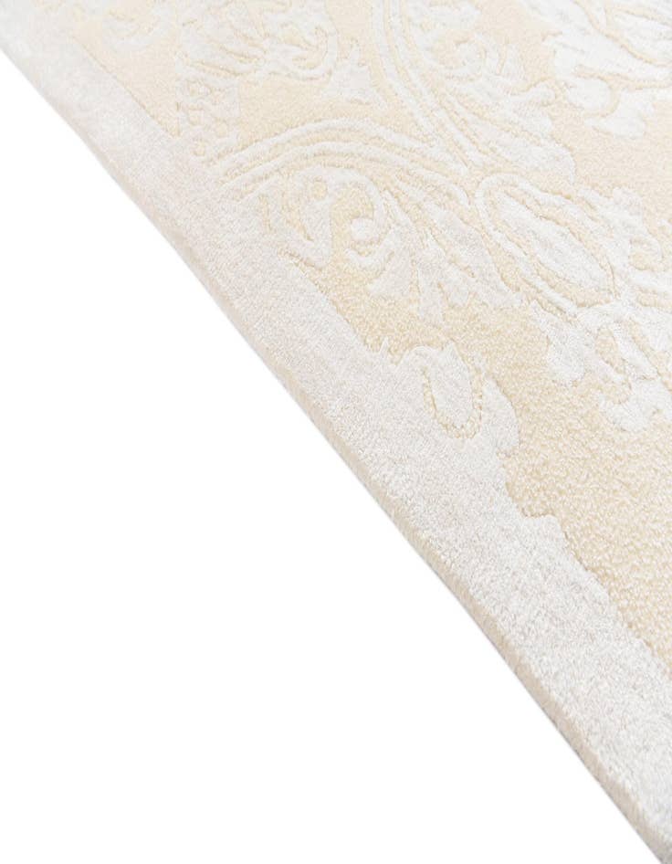 Detail image of 8' 6 x 11' 7 Hand Knotted Darya Wool Rug