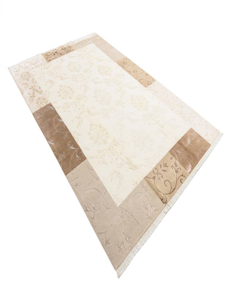 Detail image of  6' 6 x 10'  Hand Knotted Darya Rug