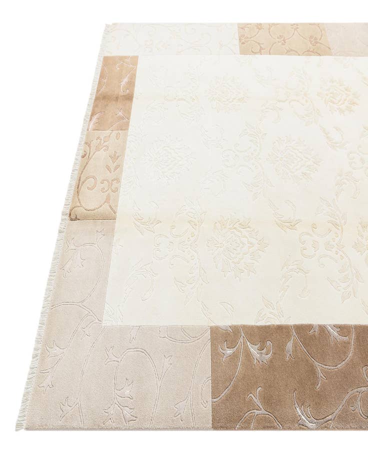 Detail image of  6' 6 x 10'  Hand Knotted Darya Rug