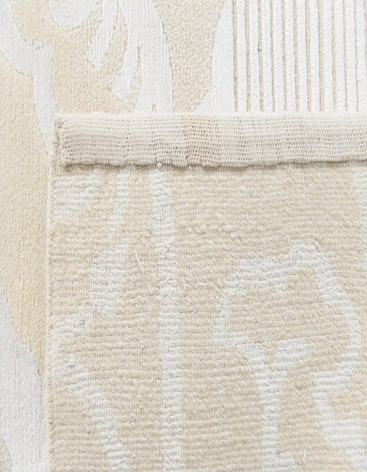 Detail image of  6' 8 x 9' 9  Hand Knotted Darya Rug