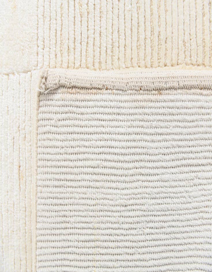 Detail image of  6' 7 x 9' 7  Hand Knotted Darya Wool Rug