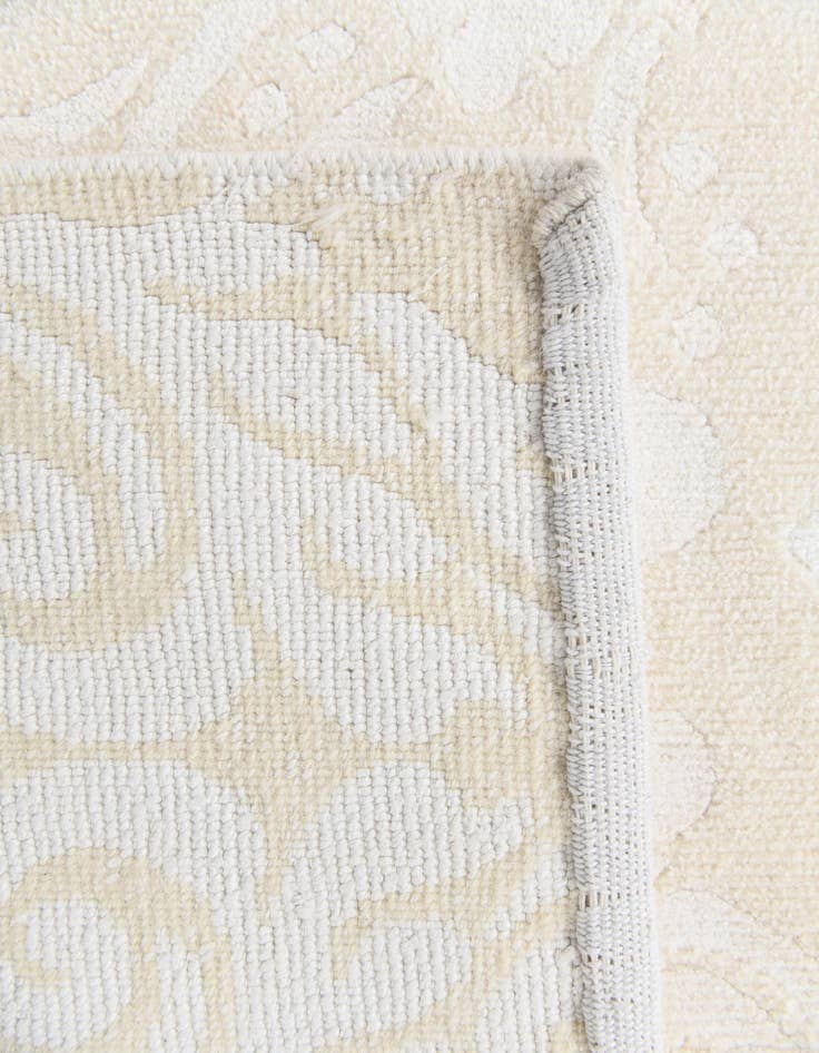 Detail image of  6' 9 x 9' 11  Hand Knotted Darya Wool Rug