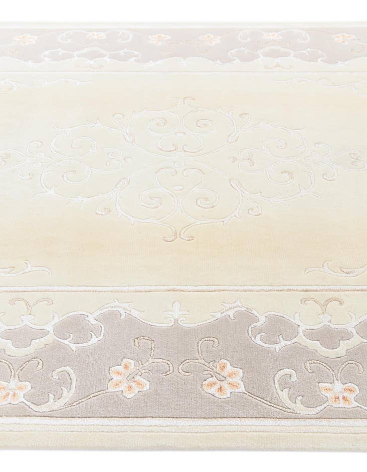 Detail image of  5' 7 x 7' 10  Hand Knotted Darya Rug