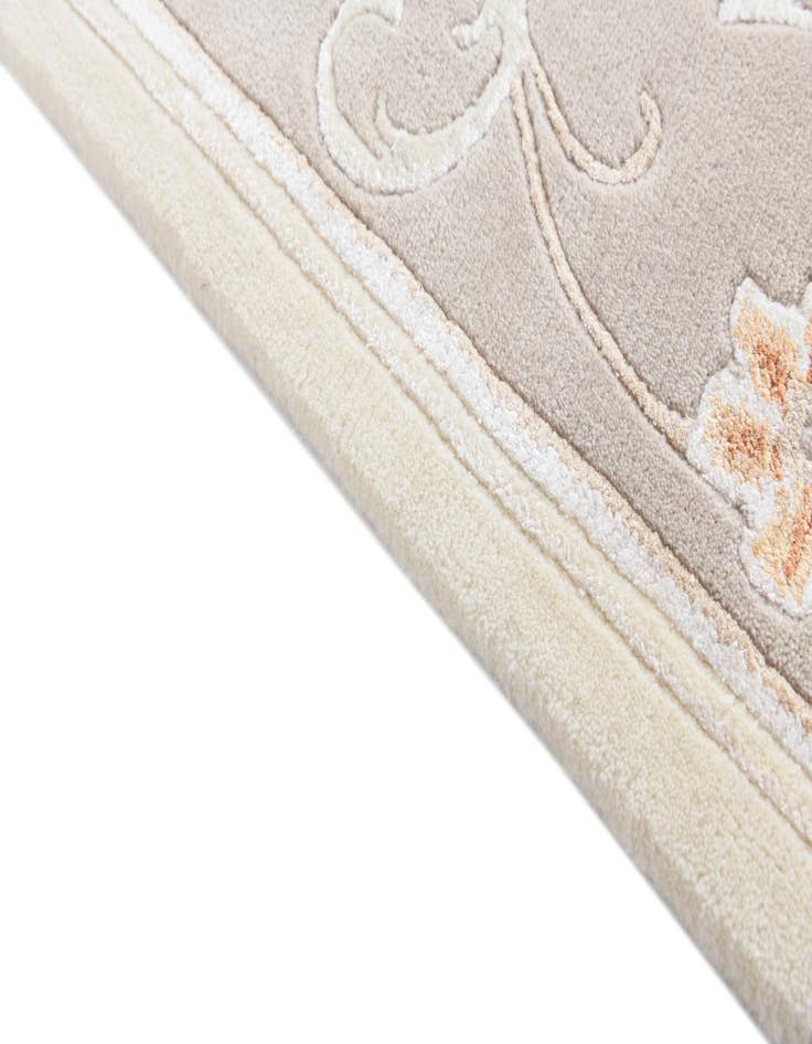 Detail image of  5' 7 x 7' 10  Hand Knotted Darya Rug