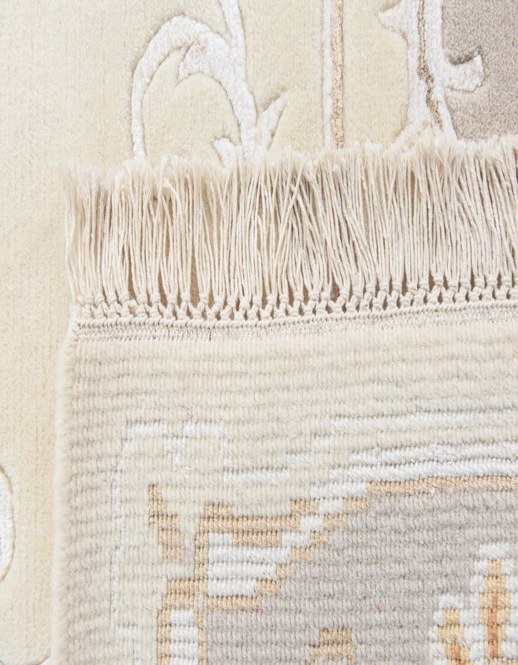 Detail image of  5' 7 x 7' 10  Hand Knotted Darya Rug