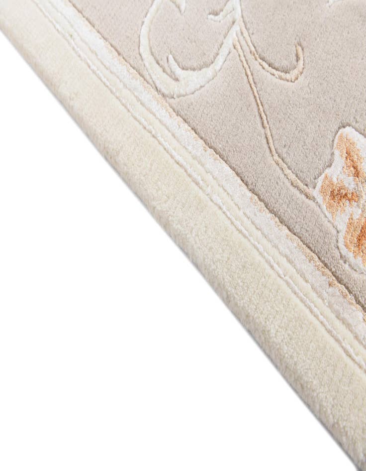 Detail image of  5' 7 x 8'  Hand Knotted Darya Rug