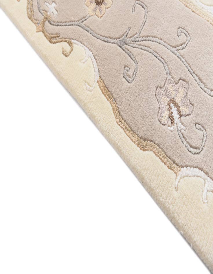 Detail image of  5' 9 x 7' 11  Hand Knotted Darya Rug