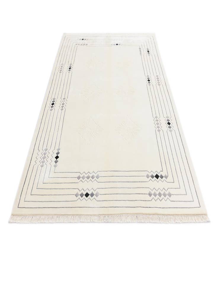 Detail image of  5' 8 x 7' 11  Hand Knotted Darya Rug