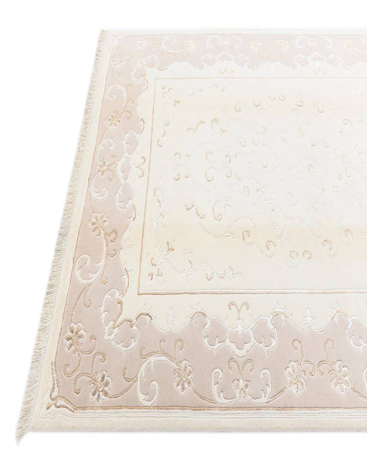 Detail image of  5' 8 x 8'  Hand Knotted Darya Rug