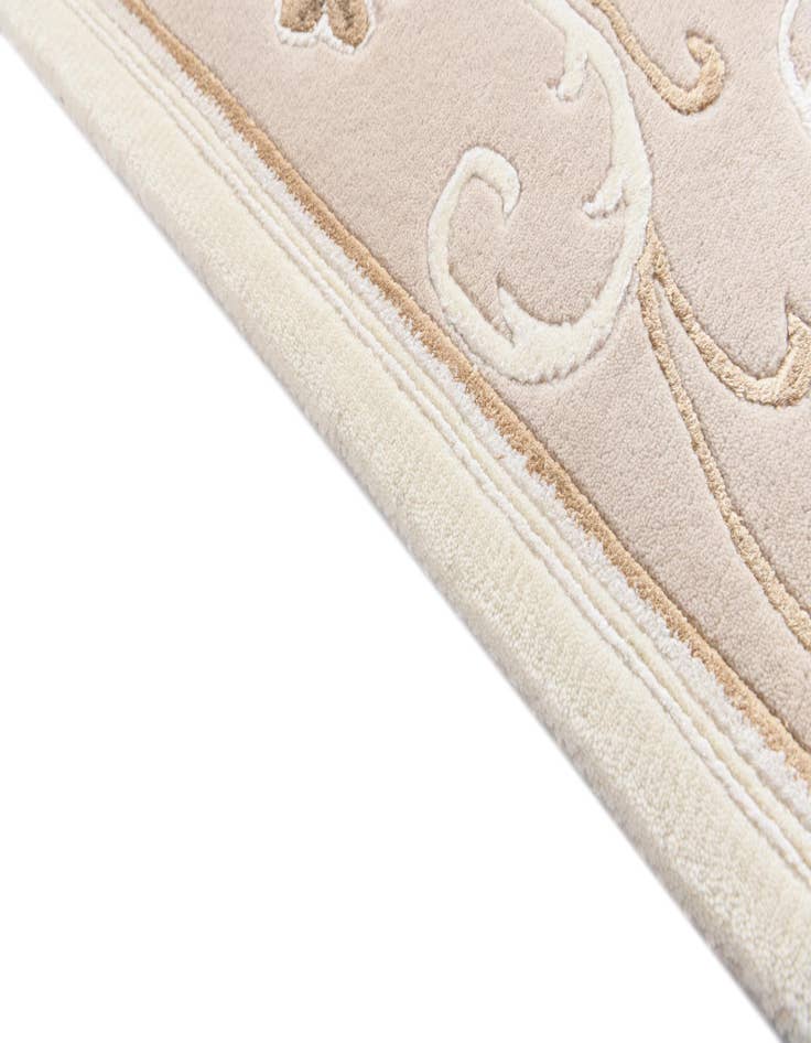 Detail image of  5' 8 x 8'  Hand Knotted Darya Rug