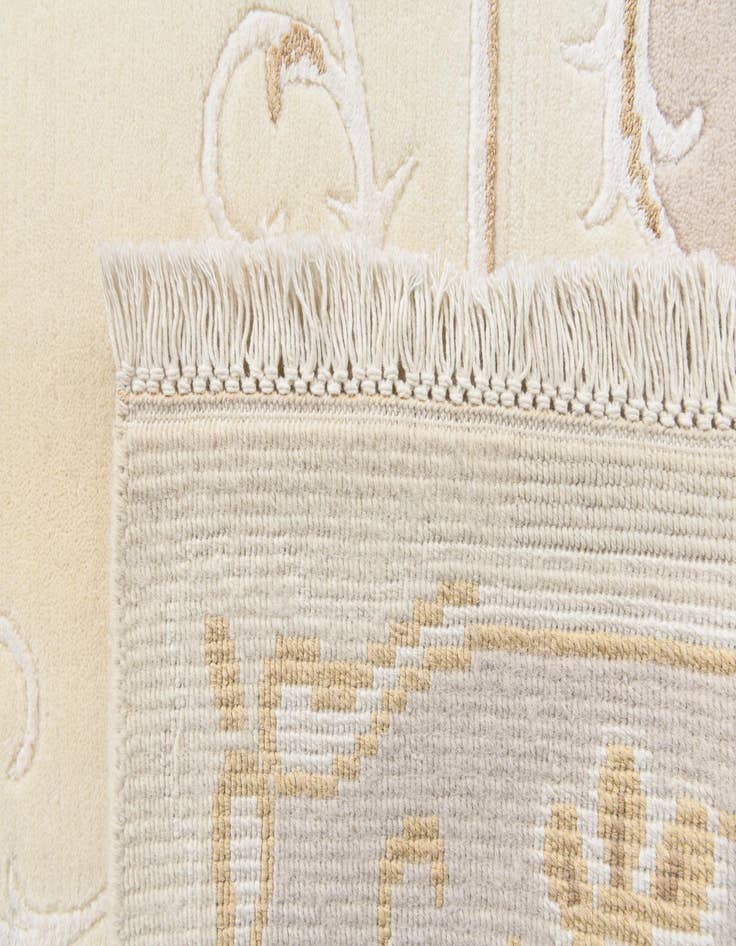 Detail image of  5' 8 x 8'  Hand Knotted Darya Rug