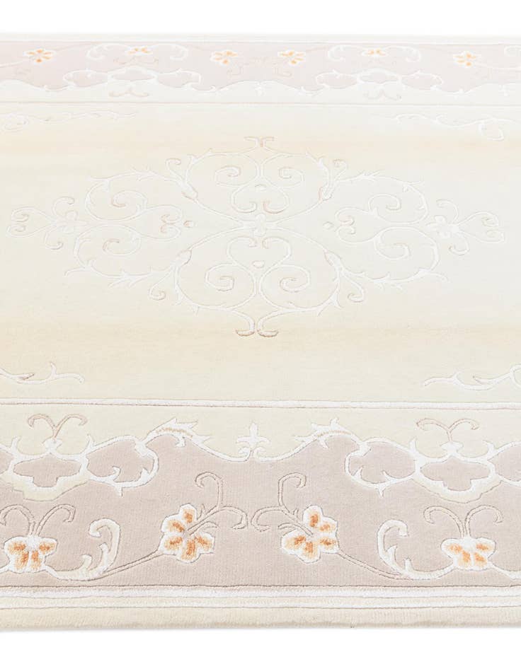 Detail image of  5' 7 x 7' 11  Hand Knotted Darya Rug