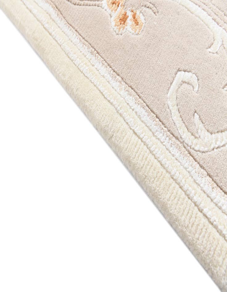 Detail image of  5' 7 x 7' 11  Hand Knotted Darya Rug