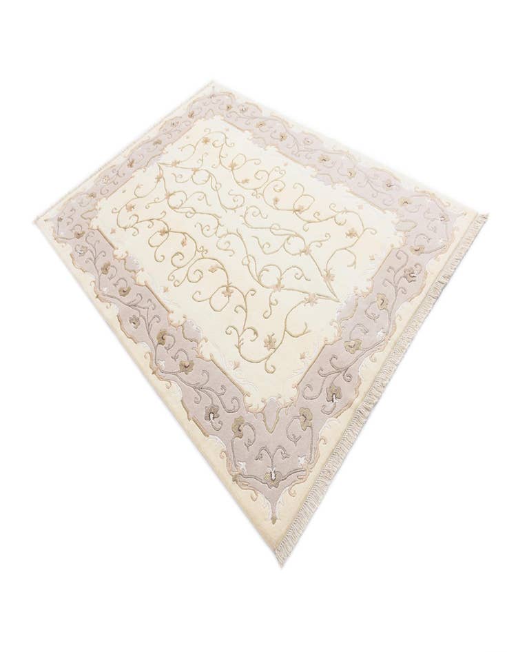 Detail image of  5' 8 x 8'  Hand Knotted Darya Rug