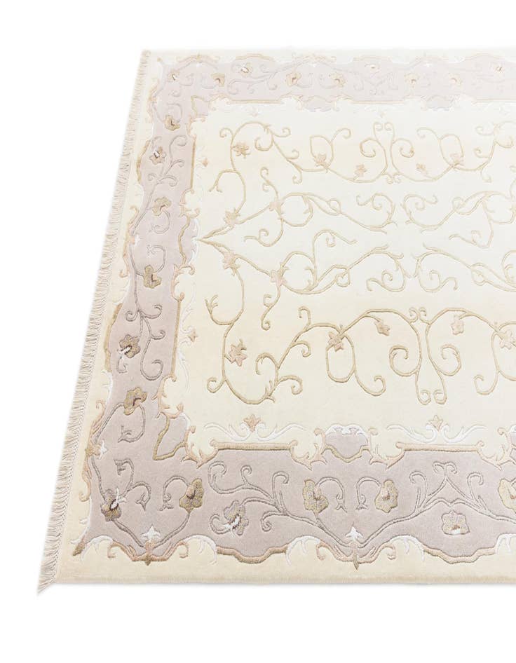 Detail image of  5' 8 x 8'  Hand Knotted Darya Rug