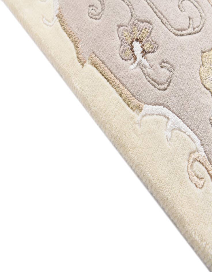 Detail image of  5' 8 x 8'  Hand Knotted Darya Rug