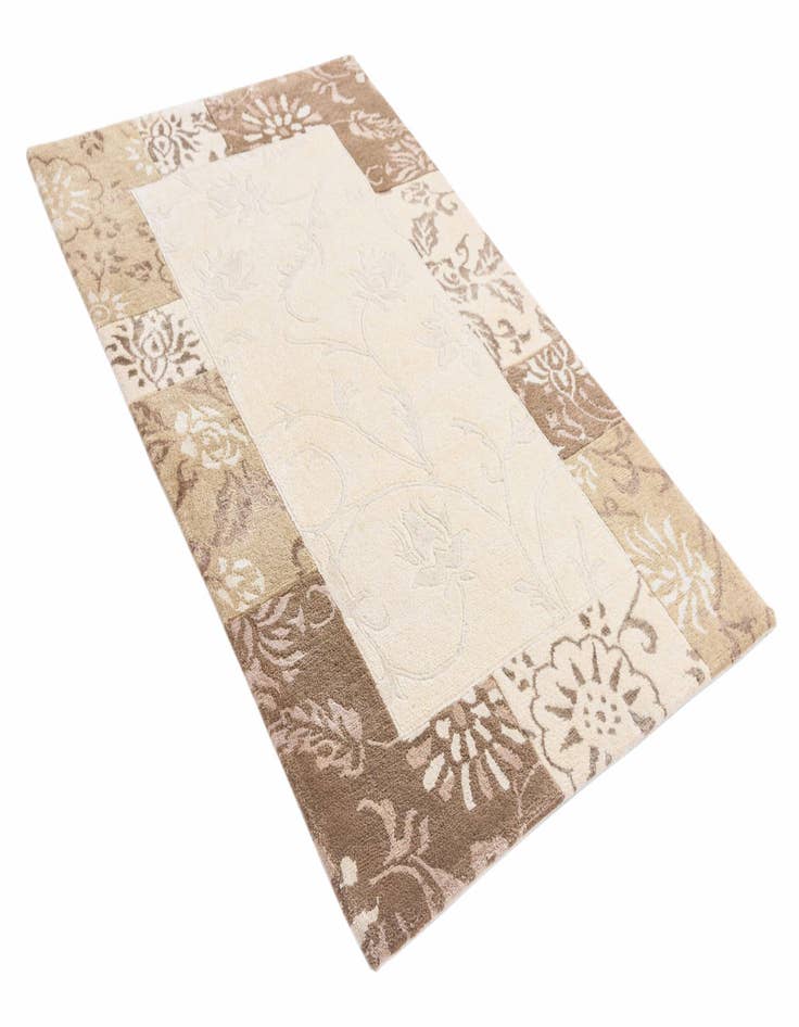 Detail image of  3' x 4' 11  Hand Knotted Darya Wool Rug