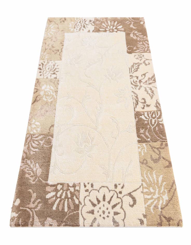 Detail image of  3' x 4' 11  Hand Knotted Darya Wool Rug