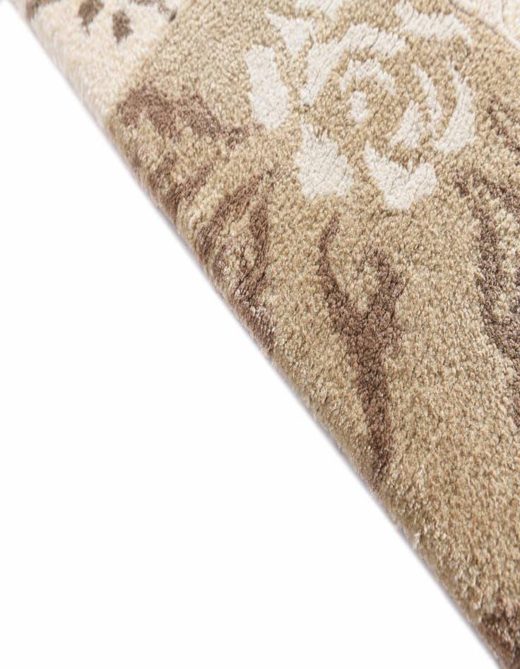 Detail image of  3' x 4' 11  Hand Knotted Darya Wool Rug