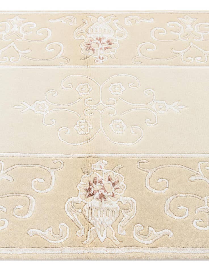 Detail image of  2' 7 x 4' 9  Hand Knotted Darya Rug