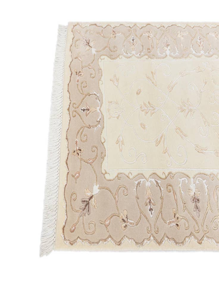 Detail image of  2' 9 x 4' 10  Hand Knotted Darya Rug