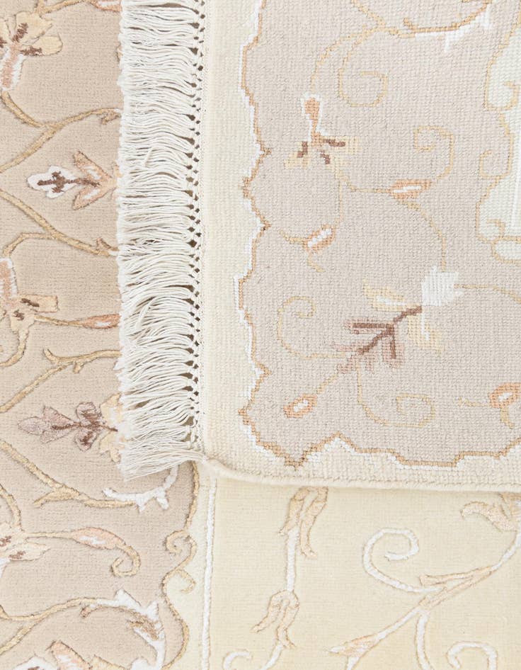 Detail image of  2' 9 x 4' 10  Hand Knotted Darya Rug