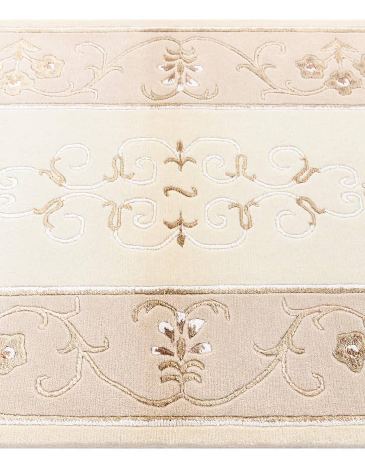 Detail image of  2' 9 x 5'  Hand Knotted Darya Rug