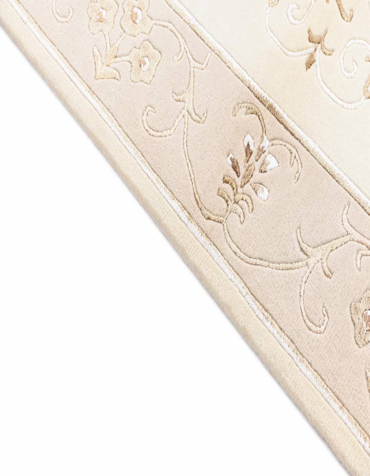 Detail image of  2' 9 x 5'  Hand Knotted Darya Rug