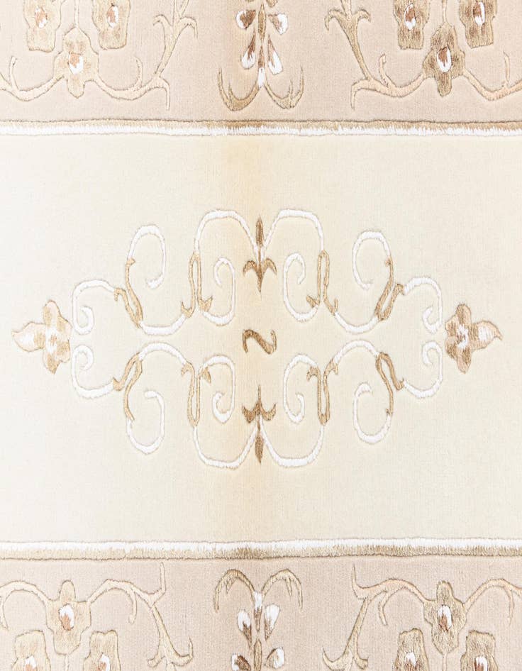 Detail image of  2' 9 x 5'  Hand Knotted Darya Rug