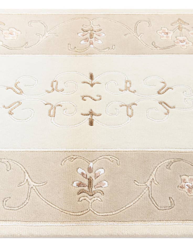 Detail image of  2' 8 x 5'  Hand Knotted Darya Rug