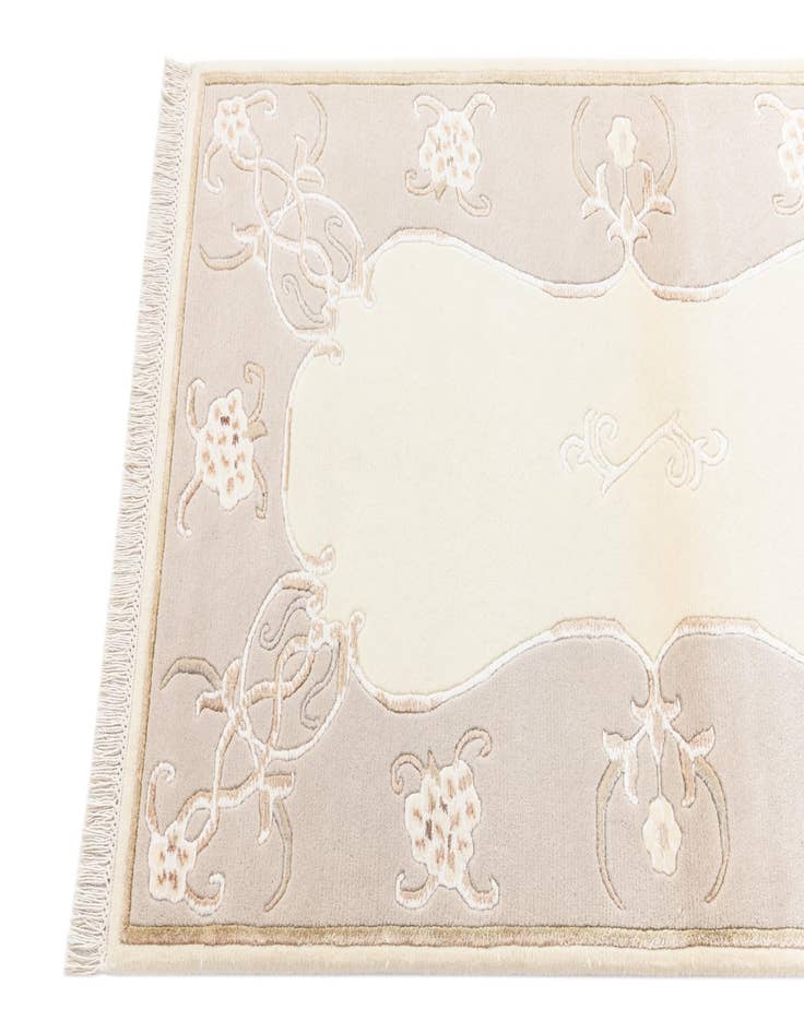 Detail image of  2' 9 x 5'  Hand Knotted Darya Rug