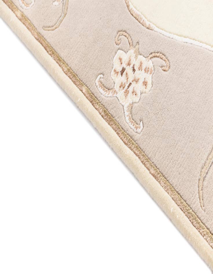 Detail image of  2' 9 x 5'  Hand Knotted Darya Rug