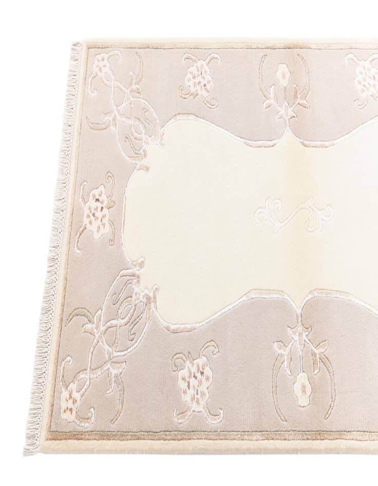 Detail image of  2' 9 x 5'  Hand Knotted Darya Rug