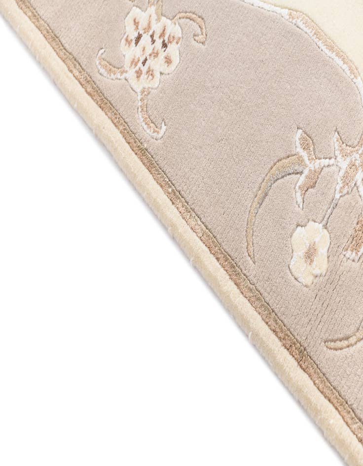 Detail image of  2' 9 x 5'  Hand Knotted Darya Rug