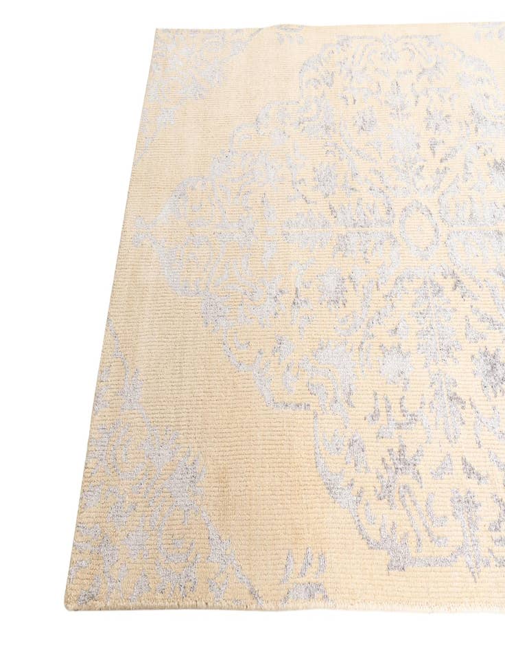 Detail image of  4' 10 x 8'  Hand Knotted Darya Rug