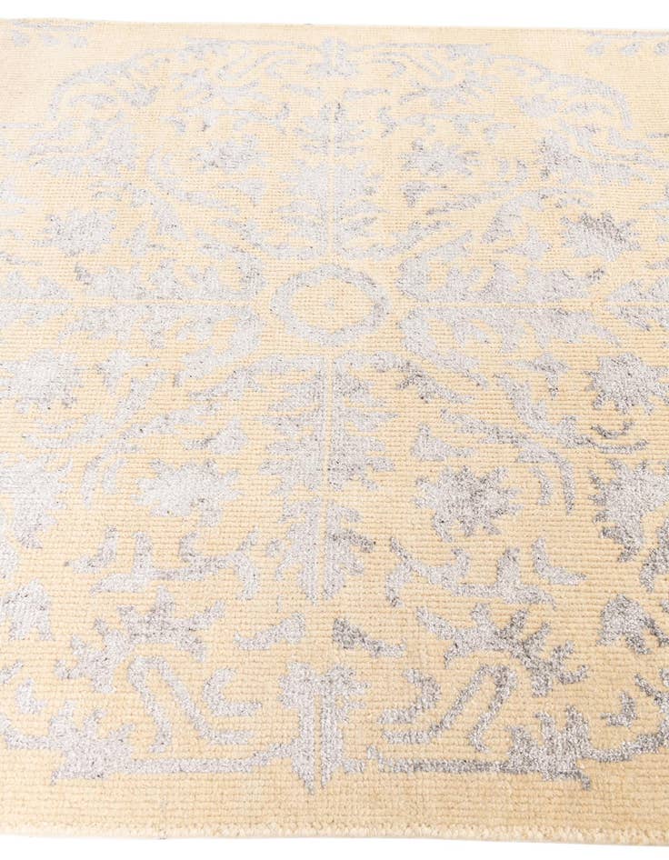 Detail image of  4' 10 x 8'  Hand Knotted Darya Rug