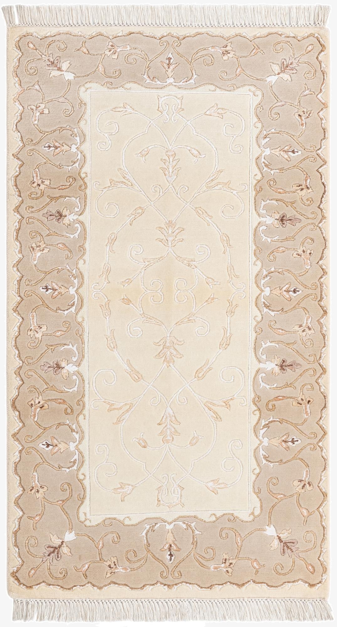  2' 9 x 4' 10  Hand Knotted Darya Rug